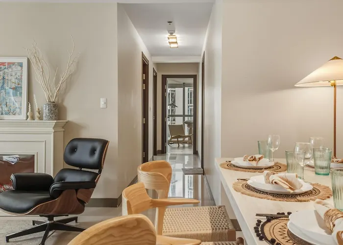 Velour Elegance French 3br Uptown Parksuits Bgc With Dryer * Manila