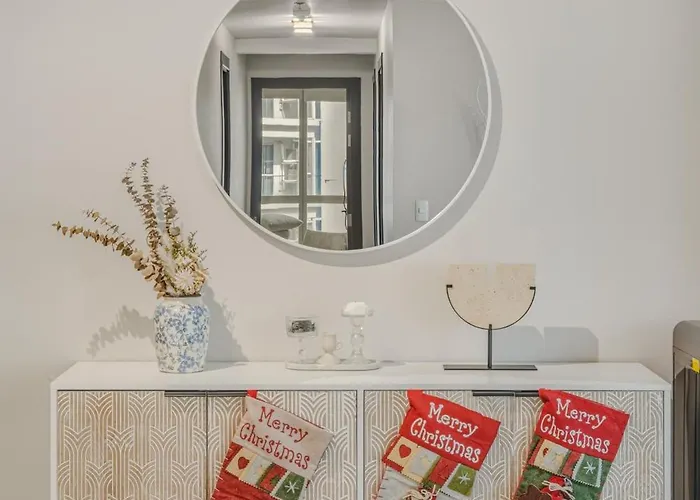 Apartment Velour Elegance French 3br Uptown Parksuits Bgc With Dryer