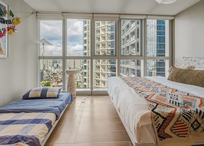 Velour Elegance French 3br Uptown Parksuits Bgc With Dryer * Manila