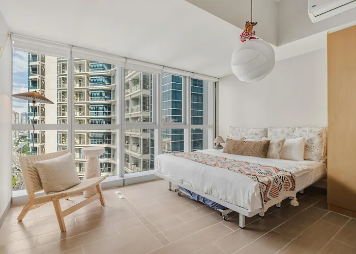 Apartment Velour Elegance French 3br Uptown Parksuits Bgc With Dryer