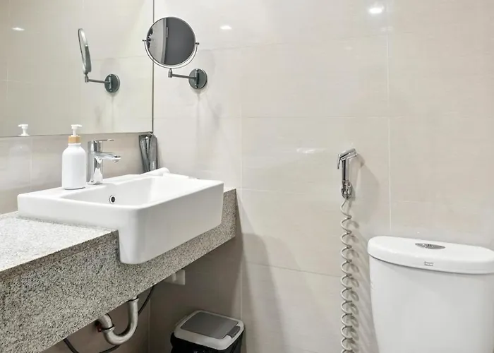 Velour Elegance French 3br Uptown Parksuits Bgc With Dryer * Manila